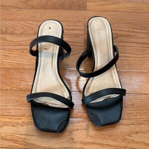 Elegant Black Women's slip on Sandals 2 strap size 6 block Heels